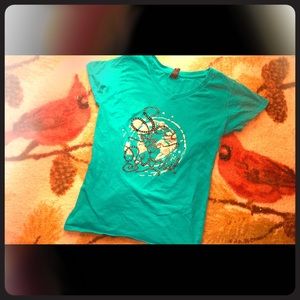 “Sea the world” shirt(Never Worn)